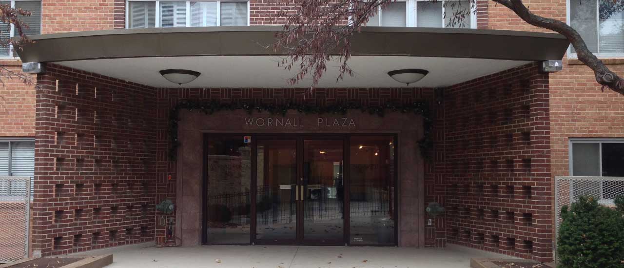 Wornall-plaza-south-entrance-banner